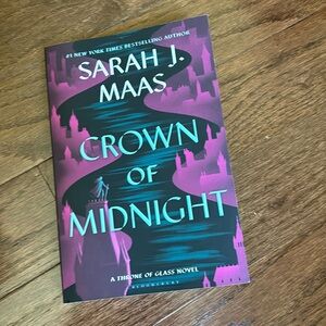 Sarah J Maas Crown of Midnight EUC